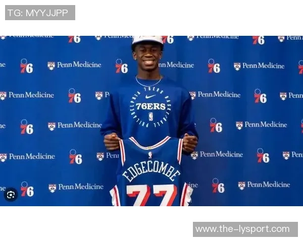 埃奇库姆闪耀赛场展现实力成新秀最佳球员引发热议 埃奇库姆闪耀赛场展现实力成新秀最佳球员引发热议